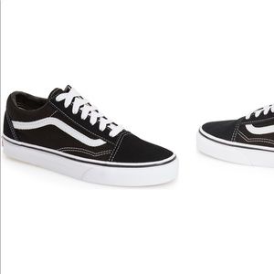 Vans Old Skool Sneaker. PERFECT condition